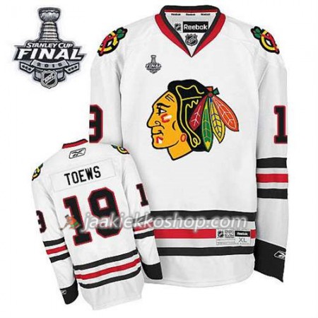 Reebok Miehille NHL Chicago Blackhawks Pelipaita Jonathan Toews #19 Vieras Valkoinen 2015 Stanley Cup Reebok Miehille NHL Chicago Blackhawks Pelipaita Jonathan Toews #19 Vieras Valkoinen 2015 Stanley Cup