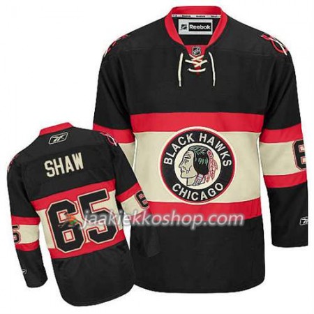 Reebok Miehille NHL Chicago Blackhawks Pelipaita Andrew Shaw #65 Uusi Kolmas Musta Reebok Miehille NHL Chicago Blackhawks Pelipaita Andrew Shaw #65 Uusi Kolmas Musta