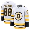 Miehille NHL Boston Bruins Pelipaita Fanatics Premium David Pastrnak 2025-26 vieras Valkoinen