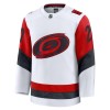 Miehille NHL Carolina Hurricanes Pelipaita Fanatics Premium Sebastian Aho 2025-26 vieras Valkoinen