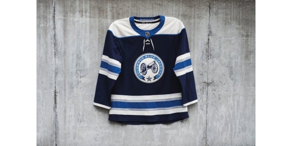 Columbus Blue Jackets tuo takaisin sininen ja valkoinen vaihtoehtoinen paita